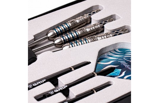 BULL'S Sarah Milkowski Steel Dart